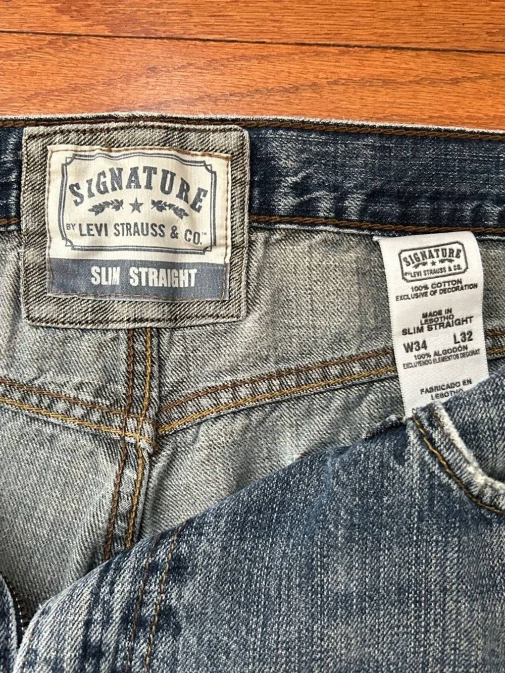 Signature by Levi Strauss Men’s Slim Straight Blue Jeans